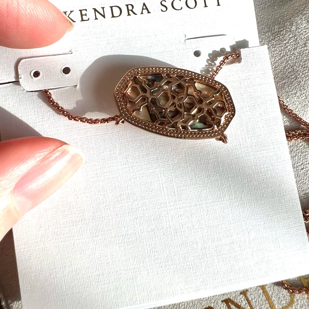 NWT Kendra Scott Delaney Pendant Necklace in Abalone Rose Gold - Picture 7 of 7